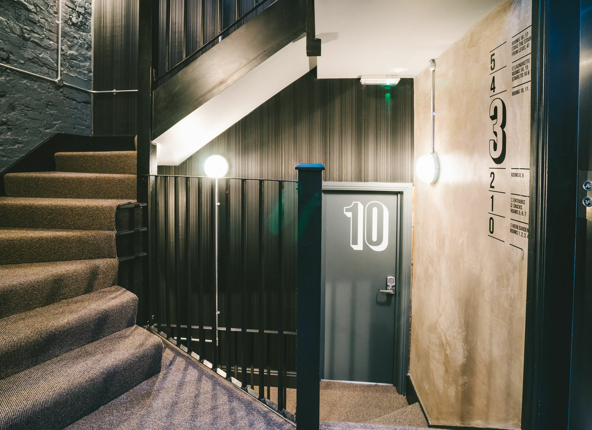 Room2 Hammersmith Townhouse Apartahotel 4*